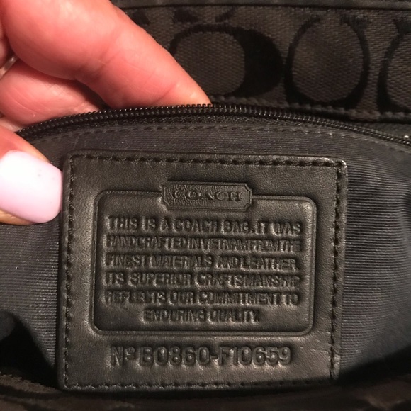 Coach purse in very good condition dark brown - Picture 3 of 4